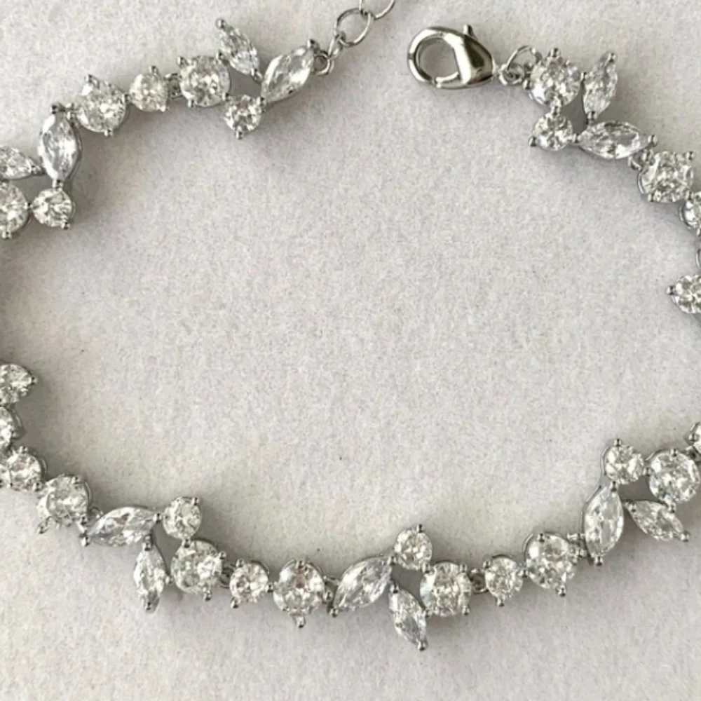 Crystal Cluster Bracelet - Picture 2 of 2